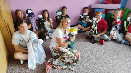 Kultura łączy pokolenia – warsztaty tworzenia lalek motanek