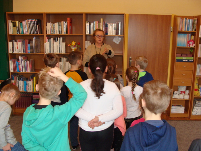 Zajęcia biblioteczne – “Czy znasz Dwie Dorotki”