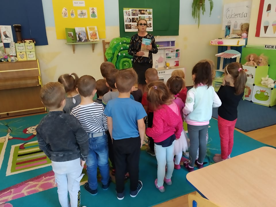 ZAJĘCIA BIBLIOTECZNE – „KAŻDY MA TALENT”