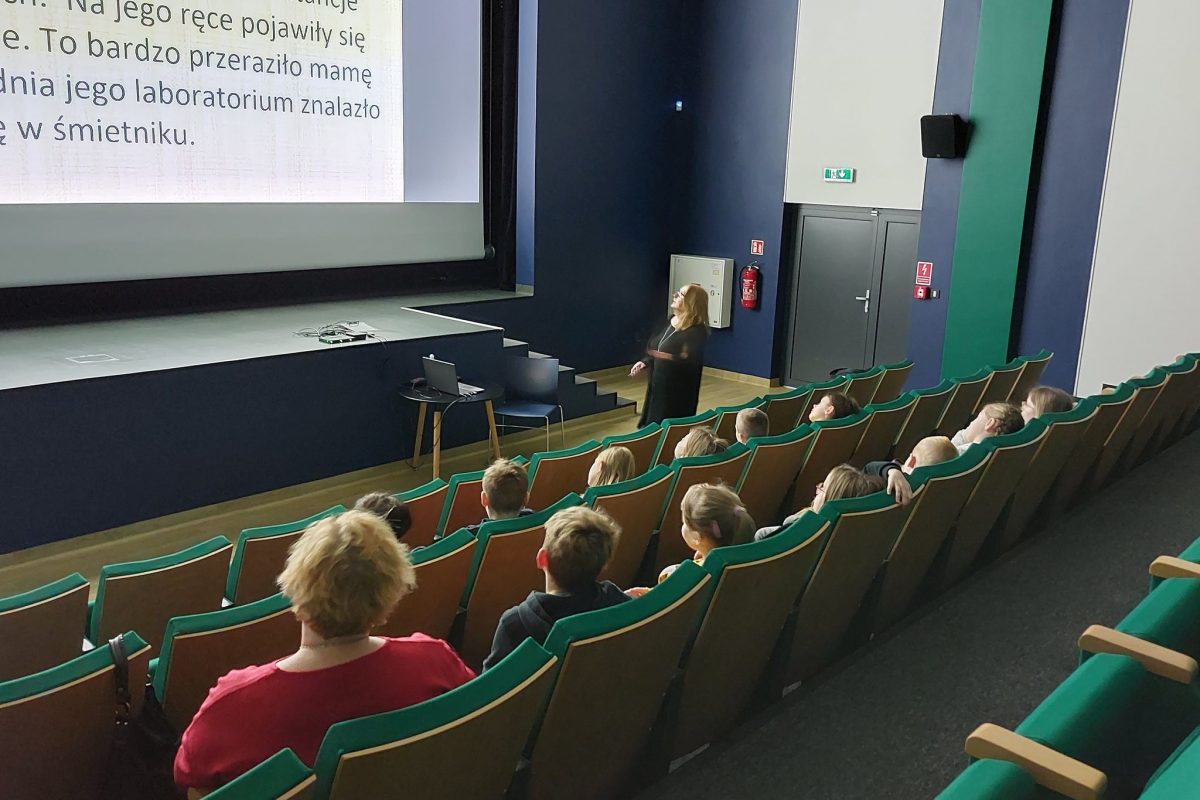 „Bziki Juliana Tuwima” – zajęcia biblioteczne